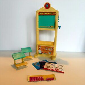 Vintage 1995  Barbie Doll Classroom Playset furniture # 13914
